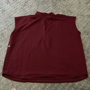 Figs Rafaela Scrub Top Size Large in Burgundy